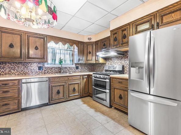 1711 Packer Avenue, Philadelphia PA 19145