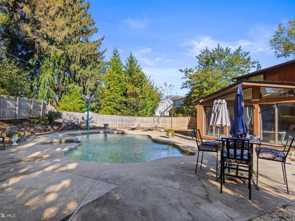 2606 Springfield Road, Broomall PA 19008