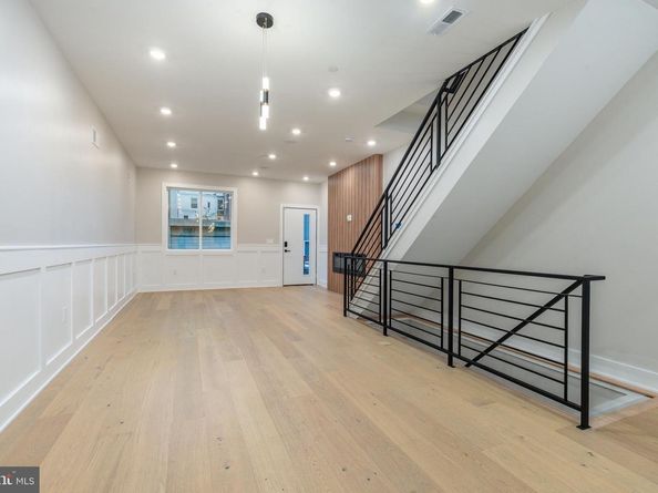 512 Manton Street, Philadelphia PA 19147