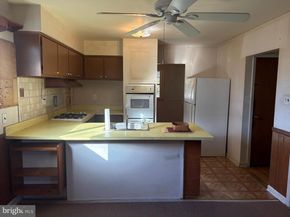 1127 Oak Leaf Lane, Warminster PA 18974