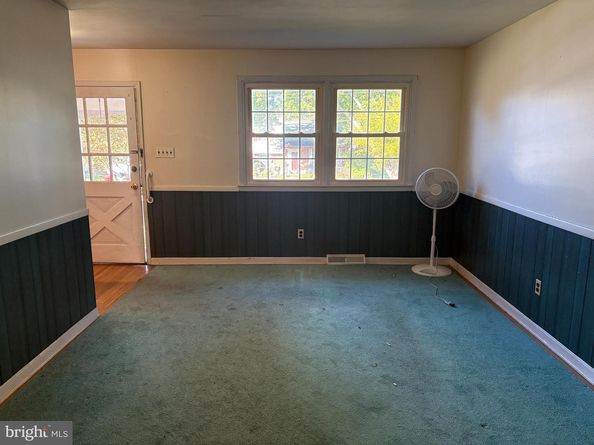 1127 Oak Leaf Lane, Warminster PA 18974
