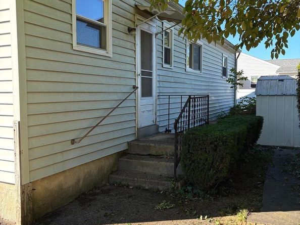 1127 Oak Leaf Lane, Warminster PA 18974