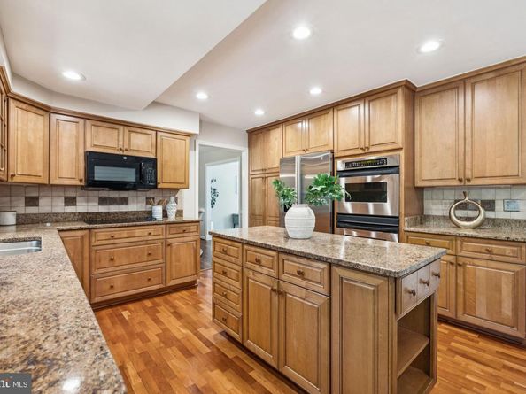 1172 Foxhound Court, Mclean VA 22102