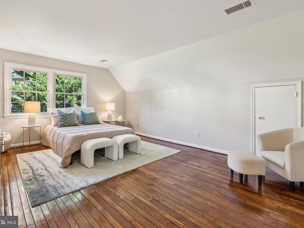 1172 Foxhound Court, Mclean VA 22102