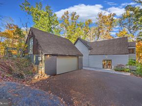 10450 Hunter View Road, Vienna VA 22181