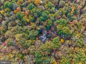 10450 Hunter View Road, Vienna VA 22181