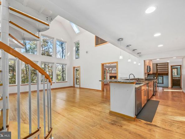 10450 Hunter View Road, Vienna VA 22181