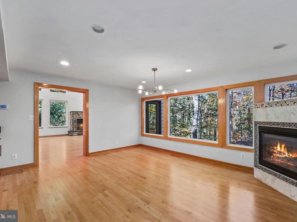 10450 Hunter View Road, Vienna VA 22181