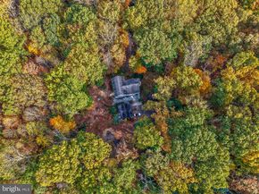 10450 Hunter View Road, Vienna VA 22181