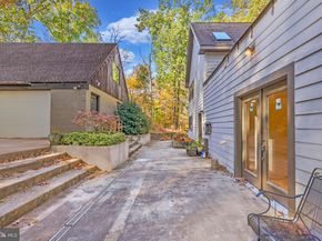 10450 Hunter View Road, Vienna VA 22181