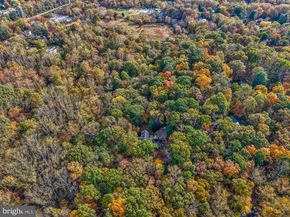 10450 Hunter View Road, Vienna VA 22181