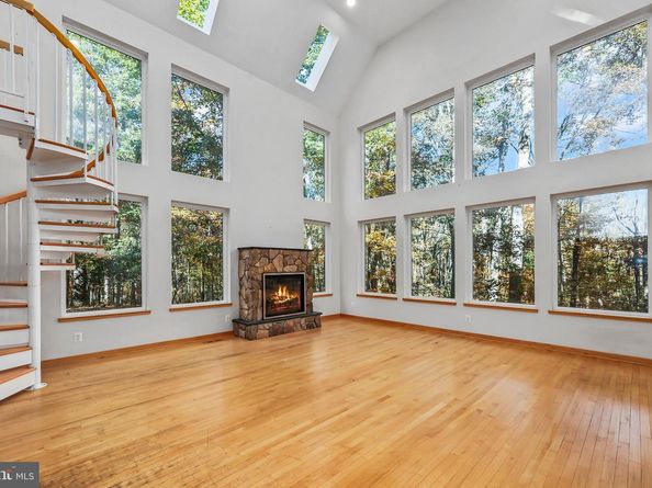 10450 Hunter View Road, Vienna VA 22181