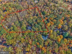 10450 Hunter View Road, Vienna VA 22181