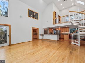 10450 Hunter View Road, Vienna VA 22181