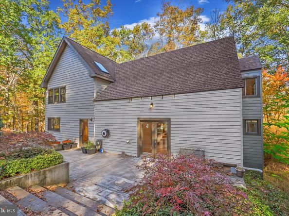 10450 Hunter View Road, Vienna VA 22181