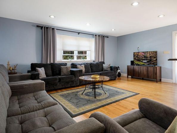 8127 Langdon Street, Philadelphia PA 19152