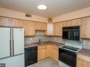 15 Barrel Stave Circle, Horsham PA 19044