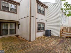 15 Barrel Stave Circle, Horsham PA 19044