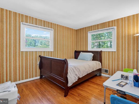 1405 Ross Drive SW, Vienna VA 22180