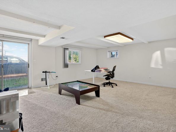 1405 Ross Drive SW, Vienna VA 22180