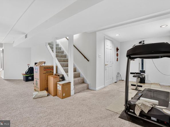 1405 Ross Drive SW, Vienna VA 22180