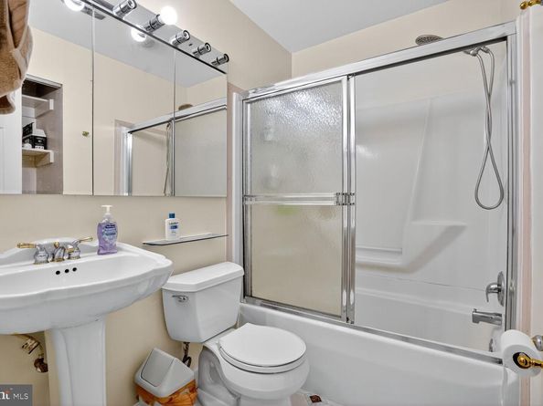 1405 Ross Drive SW, Vienna VA 22180
