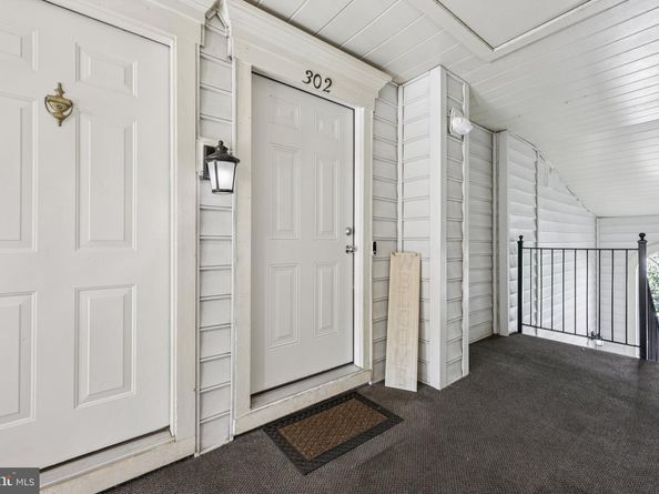 1735 W Braddock Place 302, Alexandria VA 22302