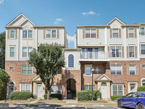 1735 W Braddock Place 302, Alexandria VA 22302