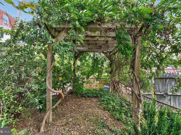 3910 R Street SE, Washington DC 20020