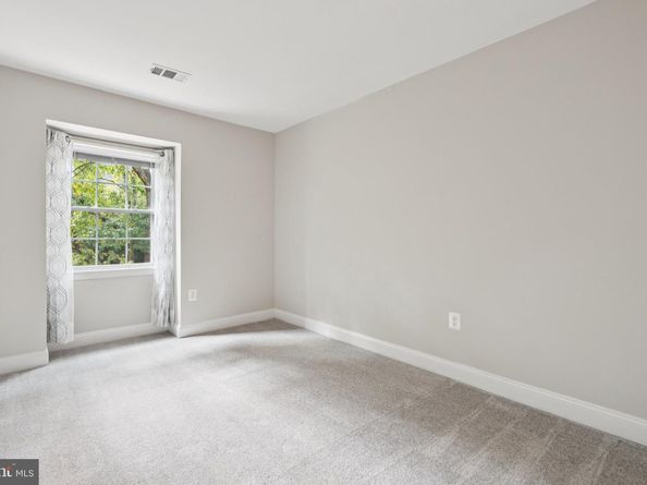 717 Campbell Way, Herndon VA 20170