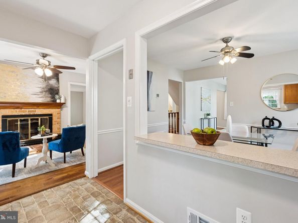 717 Campbell Way, Herndon VA 20170