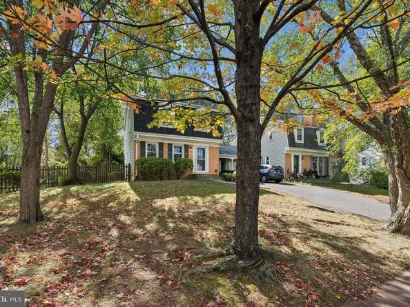 717 Campbell Way, Herndon VA 20170