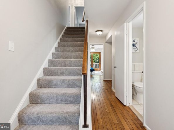 717 Campbell Way, Herndon VA 20170