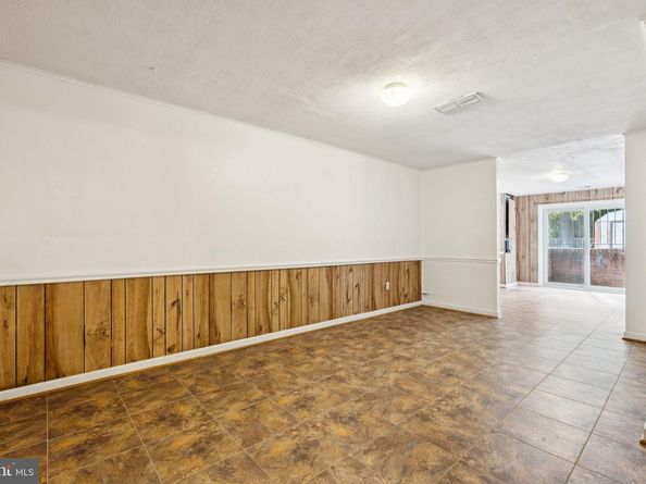 717 Campbell Way, Herndon VA 20170