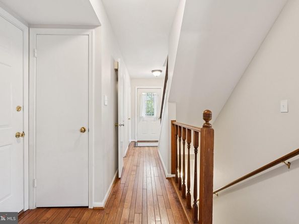 717 Campbell Way, Herndon VA 20170