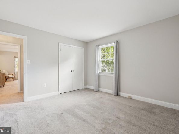 717 Campbell Way, Herndon VA 20170