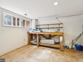 717 Campbell Way, Herndon VA 20170