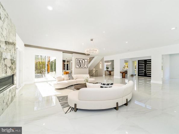 2209 Hunter Mill Road, Vienna VA 22181