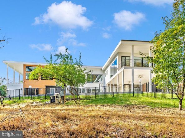 2209 Hunter Mill Road, Vienna VA 22181