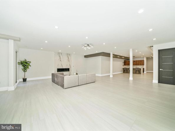 2209 Hunter Mill Road, Vienna VA 22181