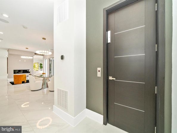 2209 Hunter Mill Road, Vienna VA 22181