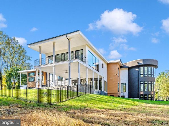 2209 Hunter Mill Road, Vienna VA 22181