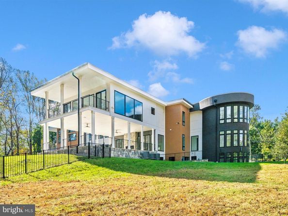 2209 Hunter Mill Road, Vienna VA 22181