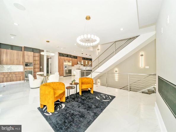 2209 Hunter Mill Road, Vienna VA 22181