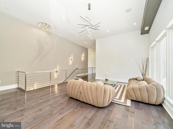 2209 Hunter Mill Road, Vienna VA 22181