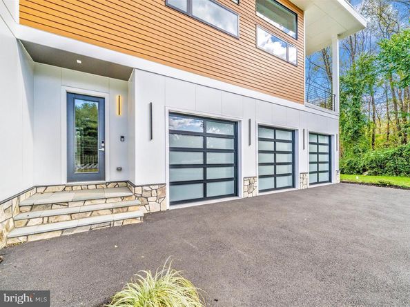 2209 Hunter Mill Road, Vienna VA 22181