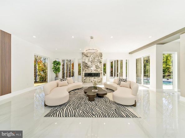 2209 Hunter Mill Road, Vienna VA 22181