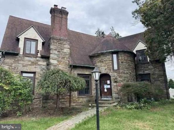 2820 Hillcrest Road, Drexel Hill PA 19026