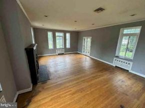 2820 Hillcrest Road, Drexel Hill PA 19026