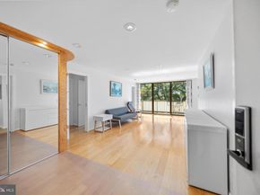 1510 12TH Street N 303, Arlington VA 22209